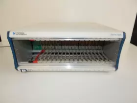 PXI-1065 NATIONAL INSTRUMENTS Chassis